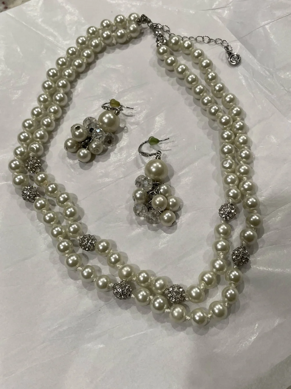Simulated Pearls w rhinestones Double necklace & fishhook earrings 18” extender